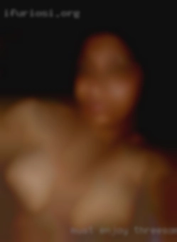 Must threesome in NY enjoy foreplay and long  sessions.